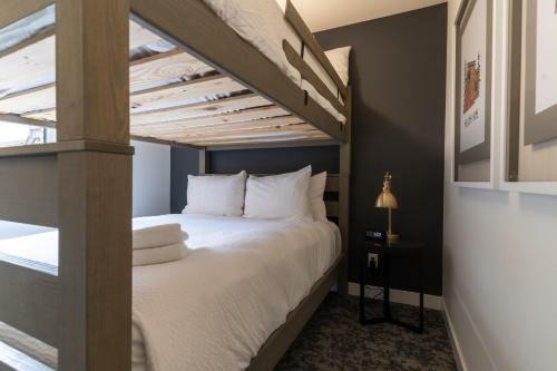 Hotel Basecamp Suites Canmore