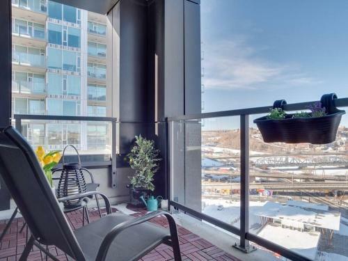 Sweeping Views Luxury 2br Suite Pool Table, Rooftop Patio, Bbq, Coffee