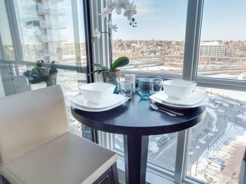 Sweeping Views Luxury 2br Suite Pool Table, Rooftop Patio, Bbq, Coffee