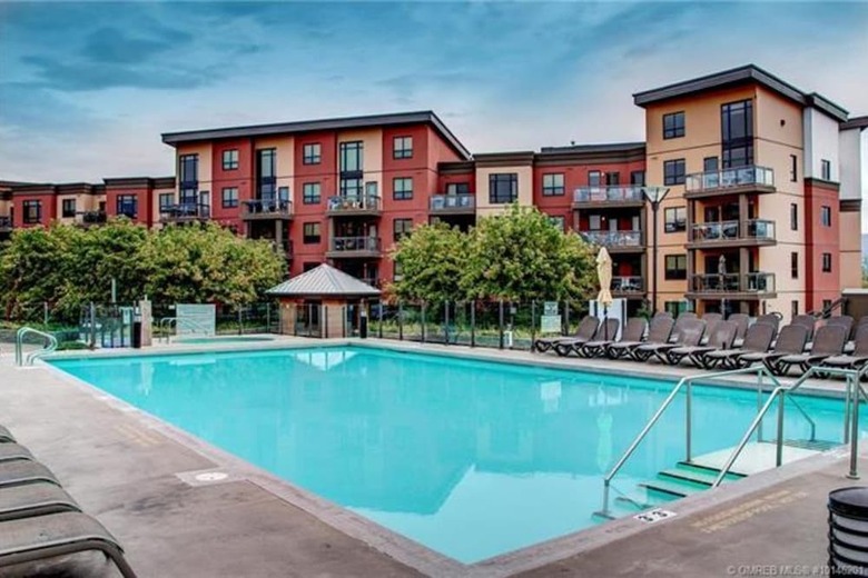 Upper Floor With Courtyard View #550