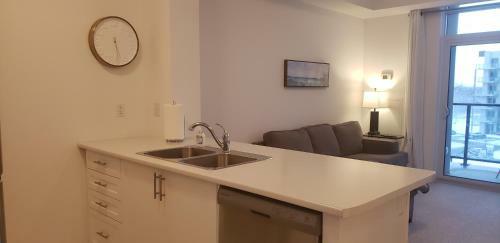 Apartamento Sleek Condo At Lake Ontario