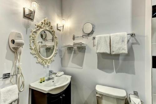 Hostal Room In Guest Room - Studiotel Luxe In Downtown Montreal