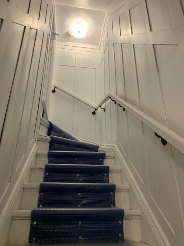 Hostal Room In Bb - Concordia Studio Renting, Basement