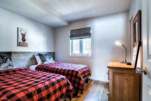 Lakeside 2br Condo With Tremblant Mountain View By Suite Spot