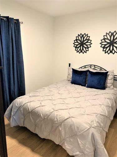 Riverview Executive Home - B