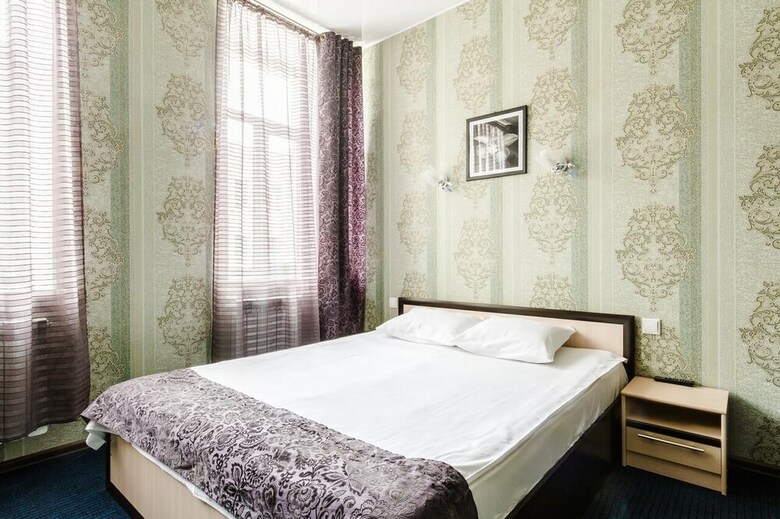 Alluria On Mytninskaya Hotel