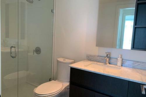 Apartamento Richmond Close Skytrain 2br By D&c