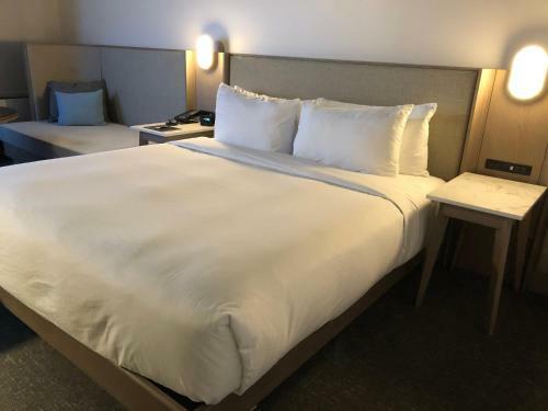 Hotel Doubletree By Hilton St. John's Harbourview