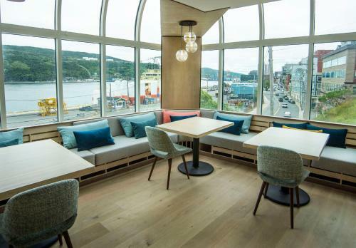 Hotel Doubletree By Hilton St. John's Harbourview