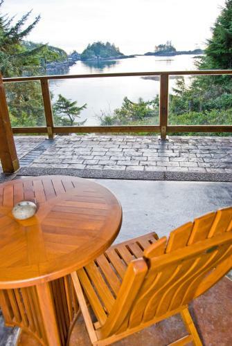 Bostrom's B&B On Little Beach Bay