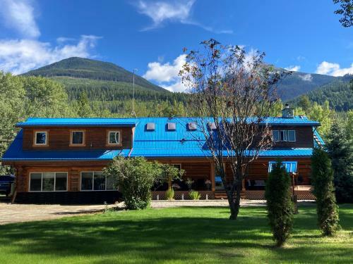 Cougar Mountain Cabin Rentals