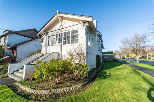 Hollywood House