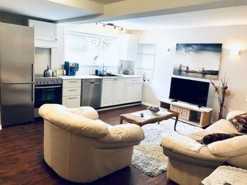 Great 2 Bedroom Suite 15 Minutes To Downtown