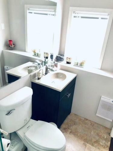 Great 2 Bedroom Suite 15 Minutes To Downtown