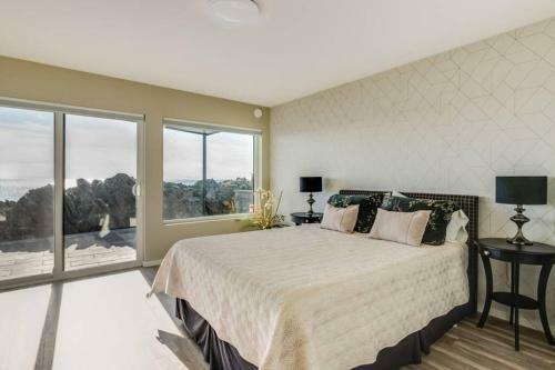 Otter Grotto 2 Bed Suite - Oceanfront Relaxation