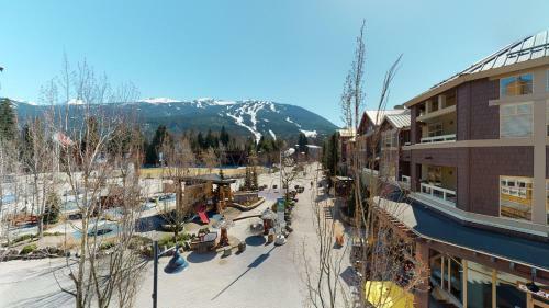 Modern Village Condo With Spectacular Mountain Views