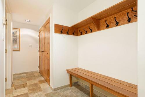Spacious Ski In Ski Out Condo By Harmony Whistler