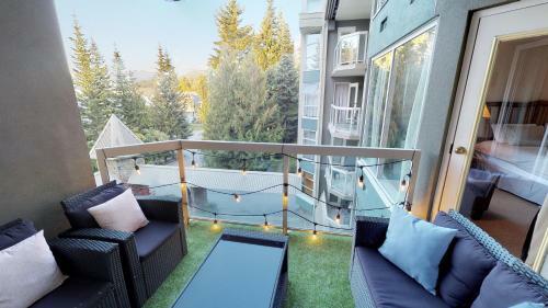 Spacious Ski In Ski Out Condo By Harmony Whistler