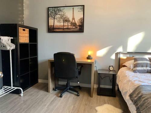 Cozy Home Broadway Great Location With Parking