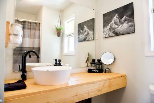 Cozy Home Broadway Great Location With Parking