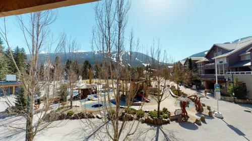 Beautiful Marketplace Condo With Mountain Views