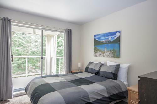 Great Location With Pool And Hot Tub By Harmony Whistler