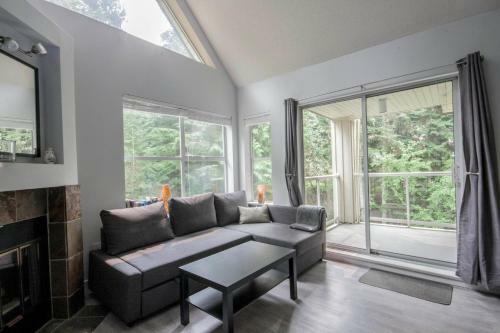Great Location With Pool And Hot Tub By Harmony Whistler