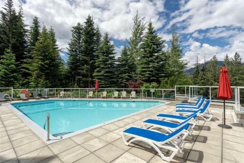 Great Location With Pool And Hot Tub By Harmony Whistler