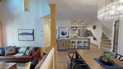 Luxury Townhome In A Prime Location By Harmony Whistler