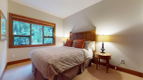 Spacious Chalet With Private Hot Tub By Harmony Whistler