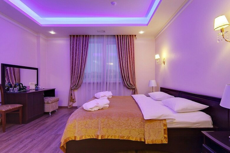 Men'k Kings Hotel