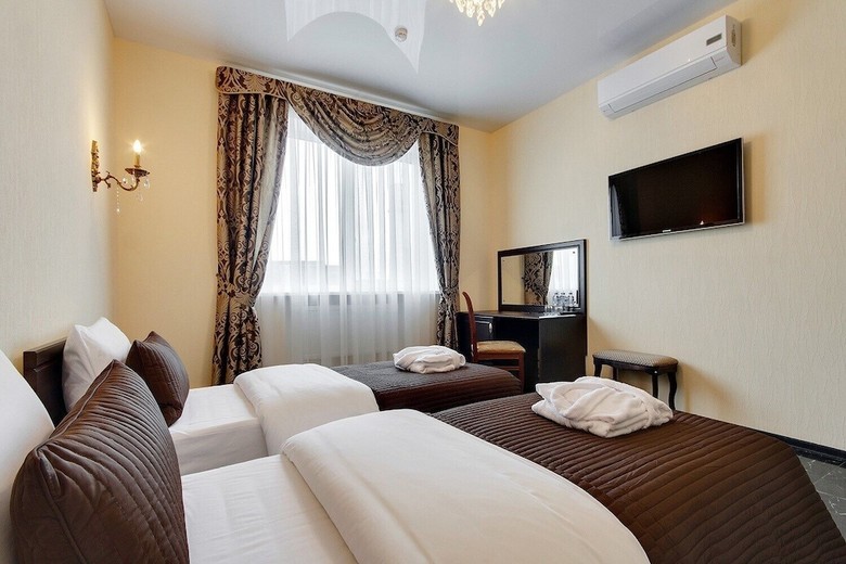 Men'k Kings Hotel