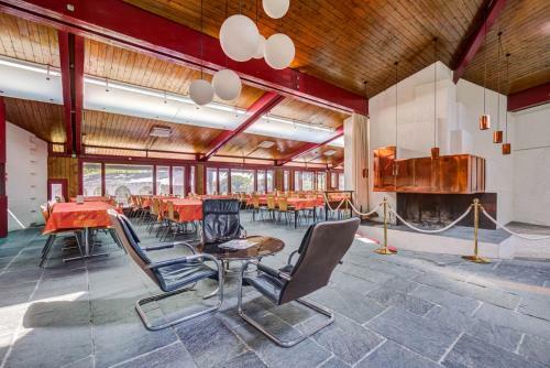 Hotel John Knox Center