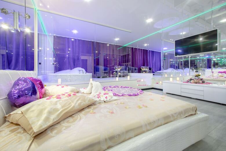 Alex Hotel Na Muzhestva