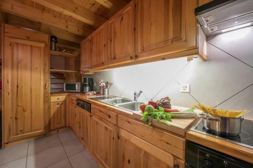 Chalet Lustycru Enjoy The Mountain