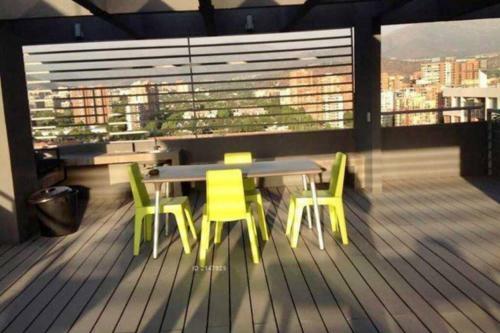 Apartamento En El Coraz�n Del Centro Financiero de Las Condes