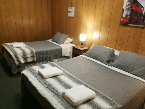 Hotel Agustina Hostal & Caf�
