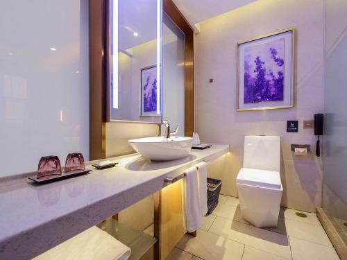 Lavande Hotel Anshun Center