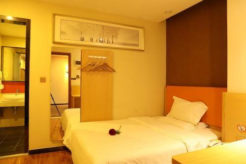 Hotel 7days Premium Chengdu Dufu Thatched Cottage