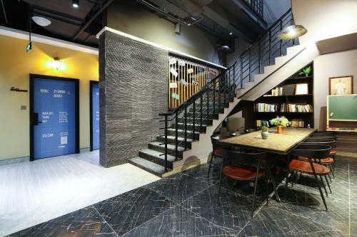 Zou Qu Ye Travel Hotel
