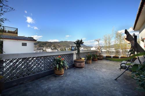 Lijiang Puyuan Jingshe Hotel