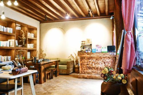Hostal Far And Near Villa