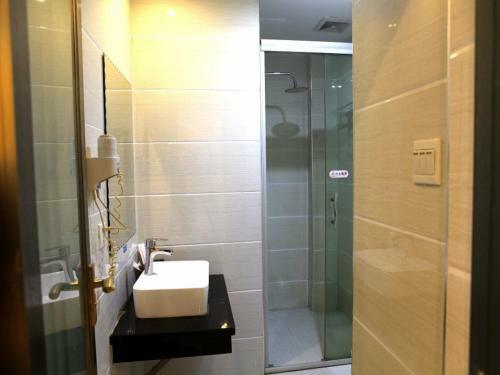 Shell Ganzhou Central Theme Hotel