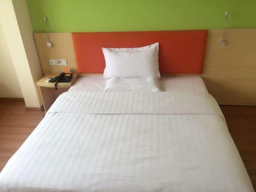 Hotel 7days Inn Ganzhou Railway Station Waitan One