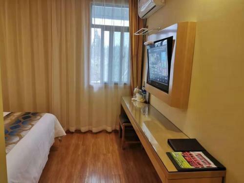 Shell Hefei Luyang District Sipai Building Subway Station Hotel
