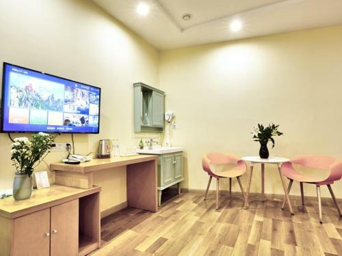 Shell Jinan Huaiyin High Speed Railway Station Hotel
