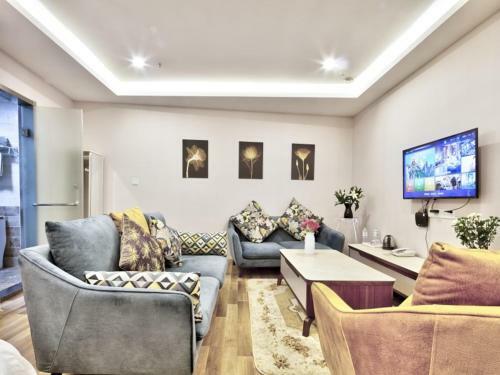 Shell Jinan Huaiyin High Speed Railway Station Hotel