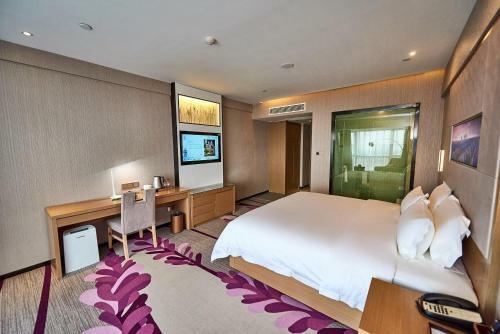Lavande Hotel Haining Leather City Yintai Branch