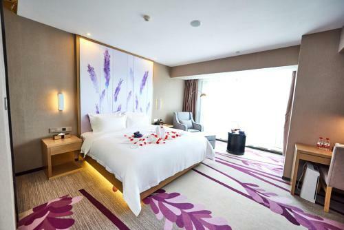 Lavande Hotel Haining Leather City Yintai Branch