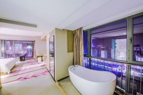 Lavande Hotel Haining Leather City Yintai Branch